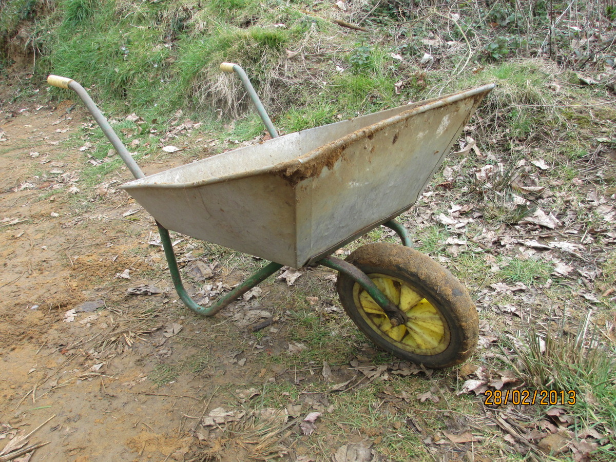 The Old Wheelbarrow, 1983 vintage (1)